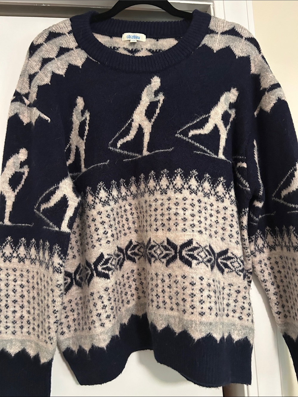 Ecote Navy and Cream Ski Sweater 48 chest.  Very warm and comfortable.
